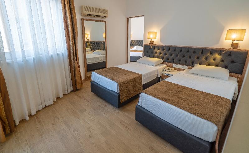 Kleopatra Celine Hotel อลันยา ภายนอก รูปภาพ